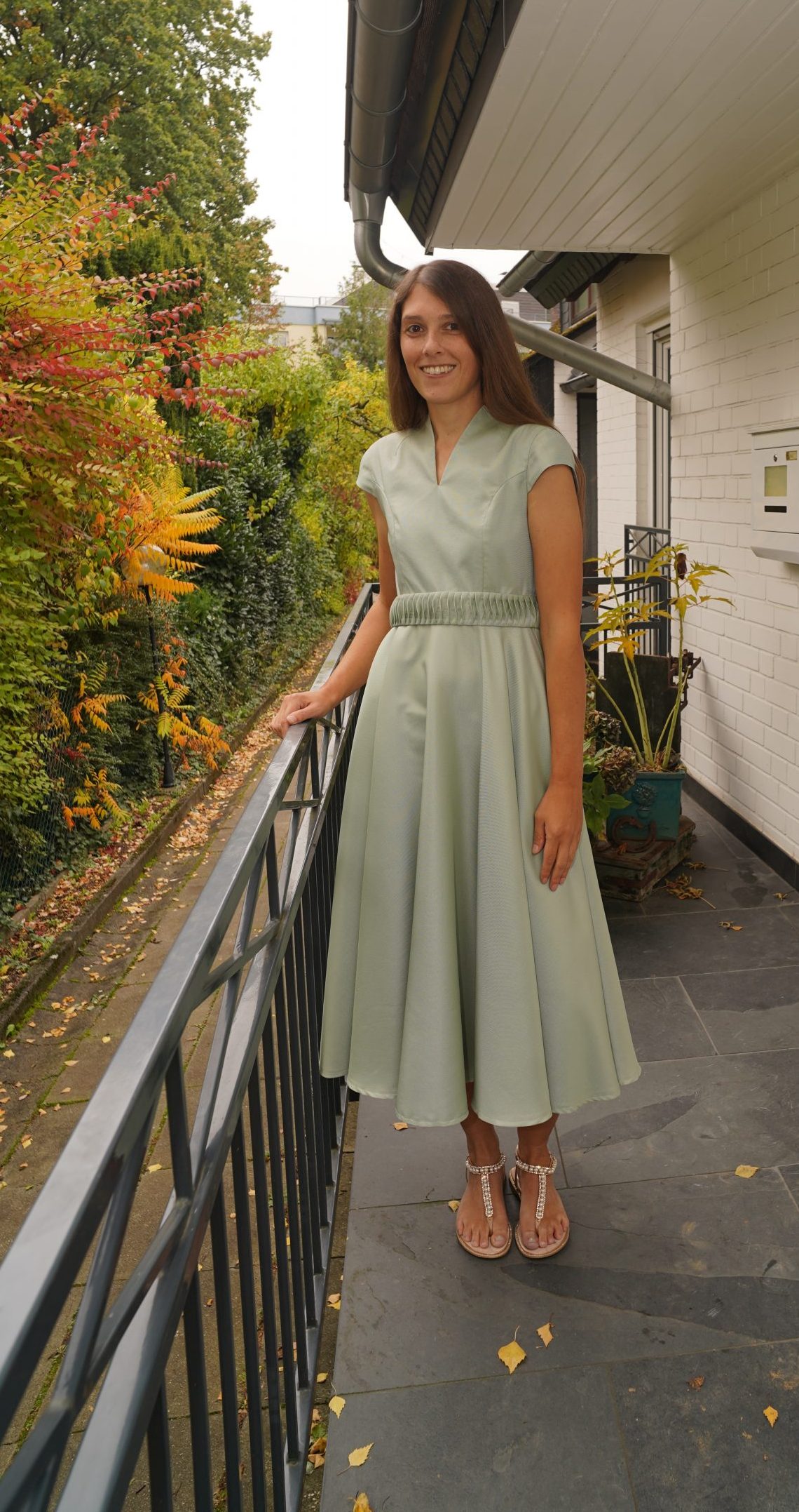 Brautmutter Kleid Hochzeit Standesamt Brautkleid Schneiderin Maßschneiderei Balkon Draußen